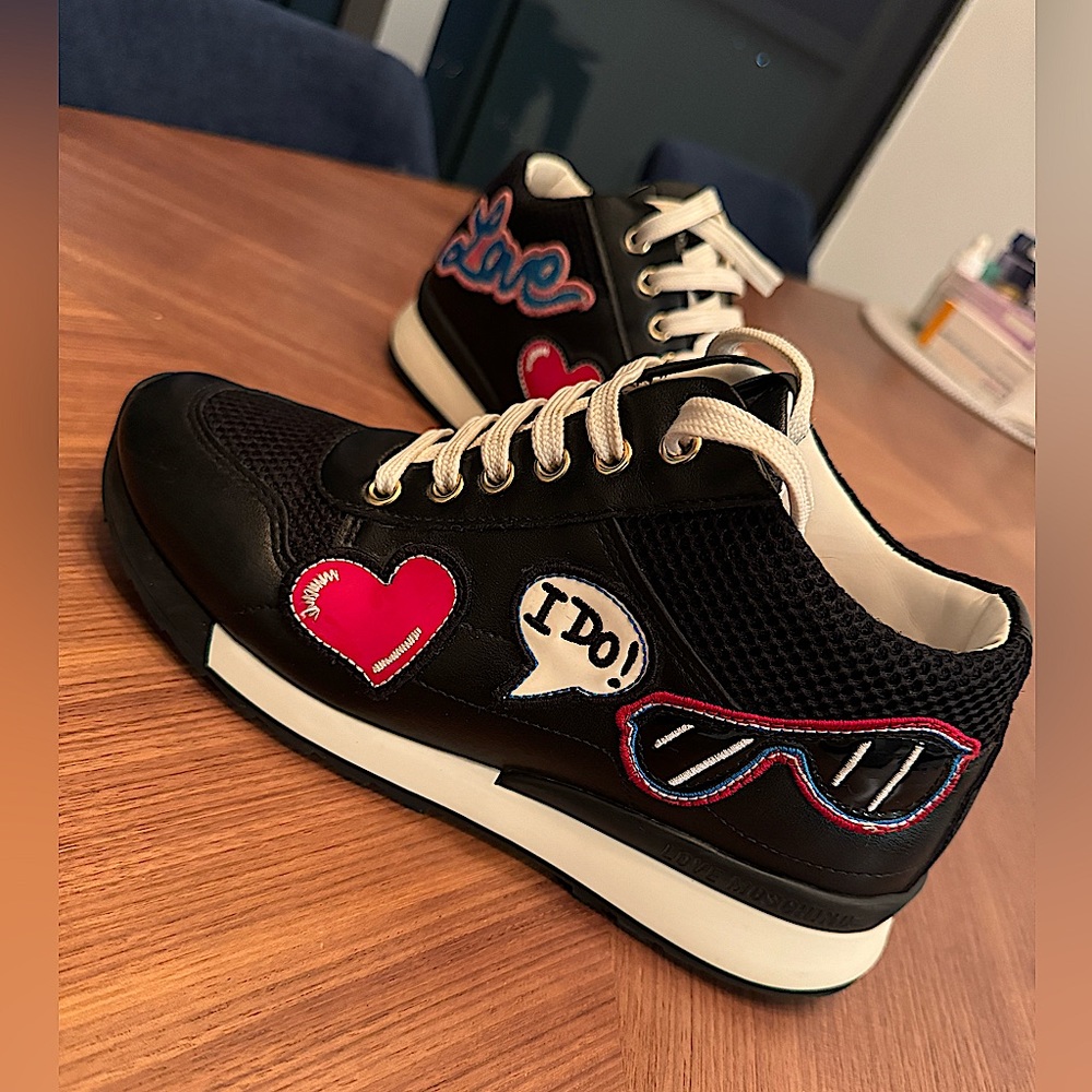 😱 LIMITED EDITION LOVE MOSCHINO SNEAKERS SIZE 38- Italy